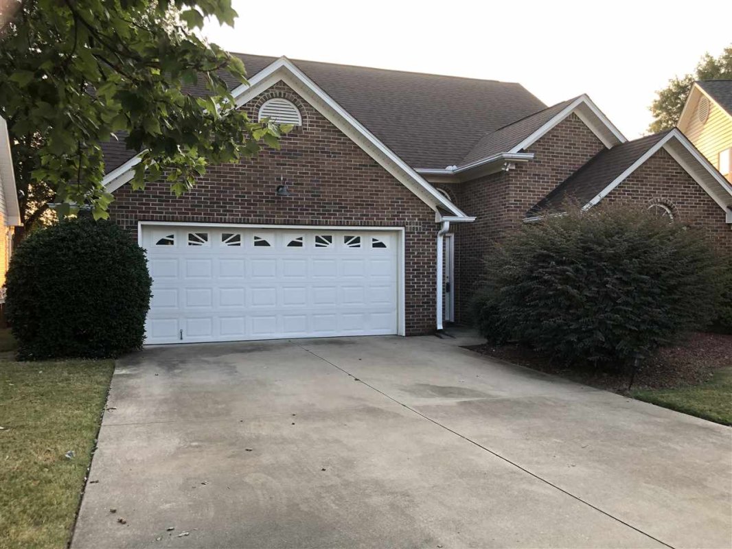 221 Clematis Ct