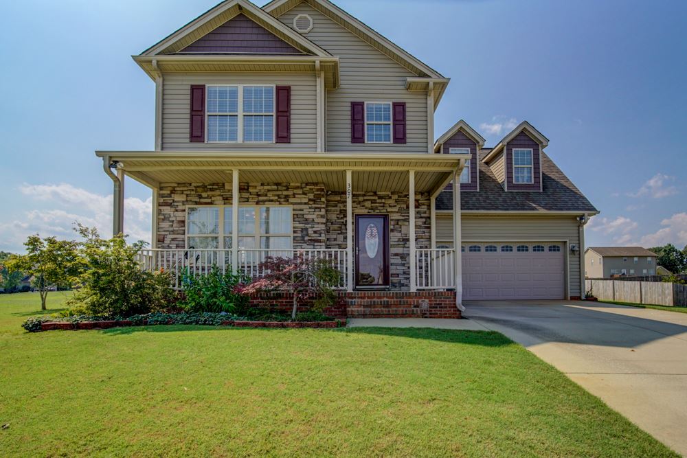 307 Laura Faye Ln