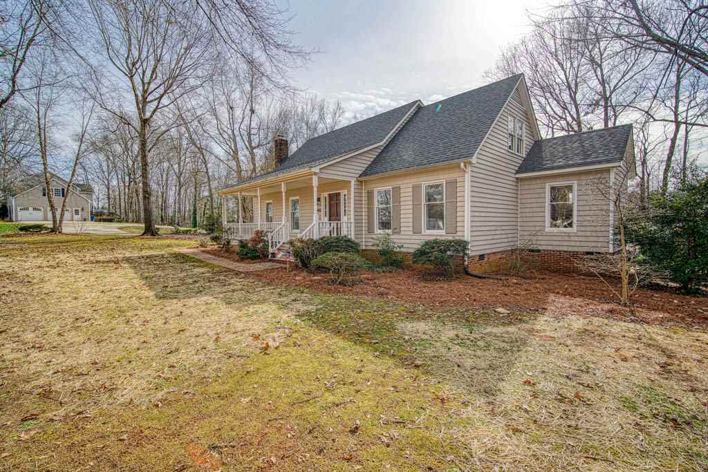 403 Lakewinds Blvd