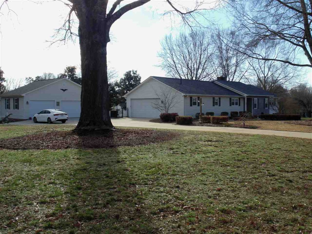 162 Ridgewood Drive