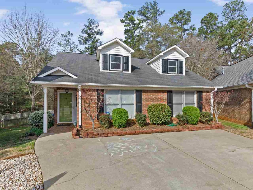 111 Greenbriar Terrace
