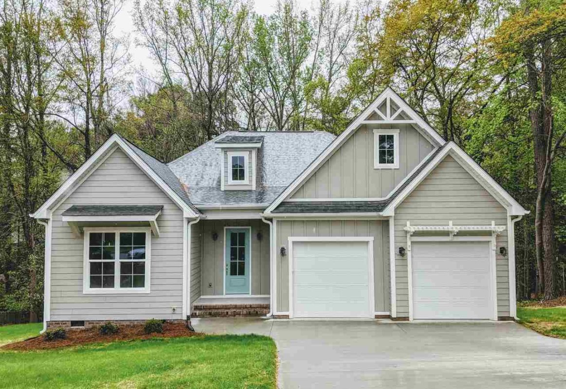 202 Wellesley Dr