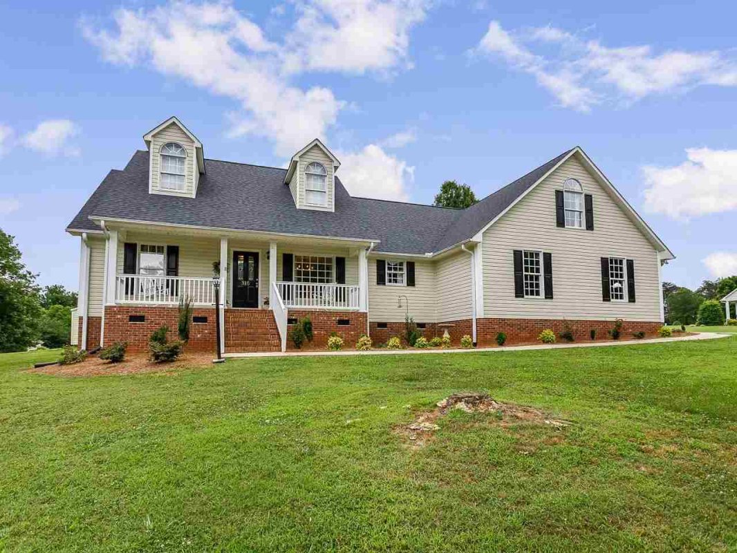 315 Shallowford Dr.