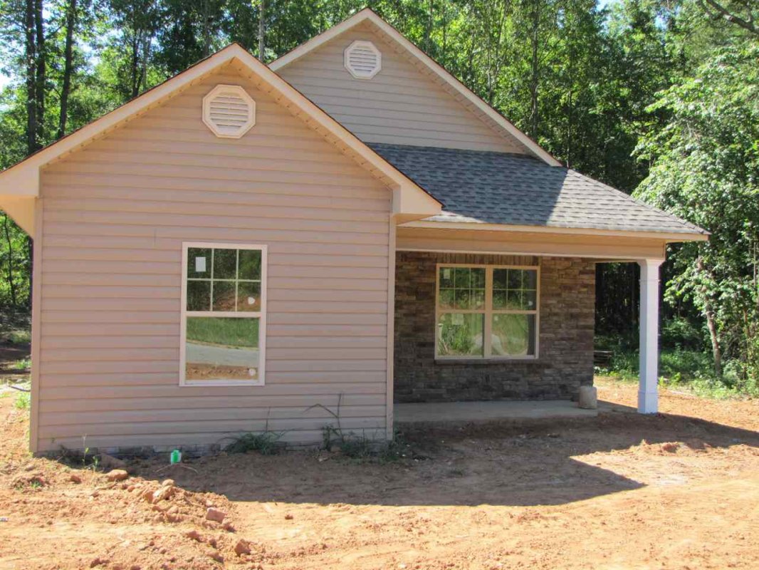 405 Bishop Hicks Ct