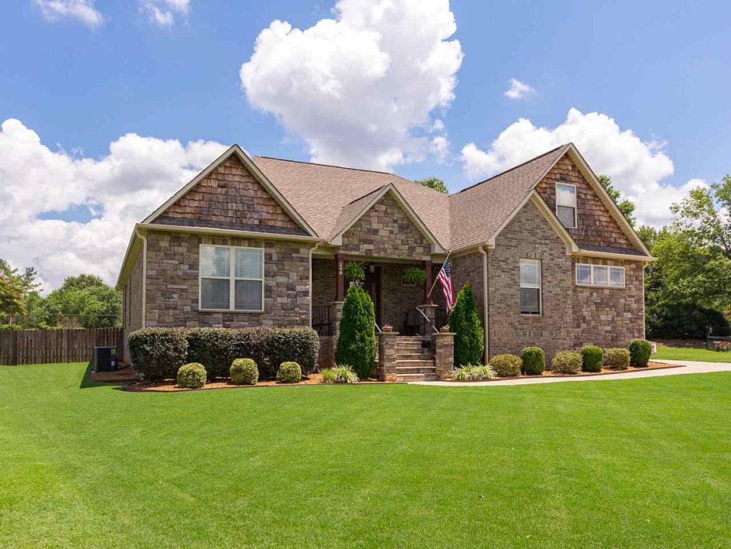 240 Heather Glen Dr