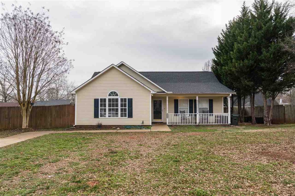 910 Hollyhock Court