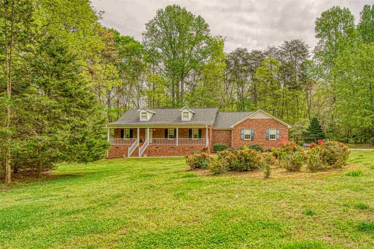 1230 Deerfield Dr