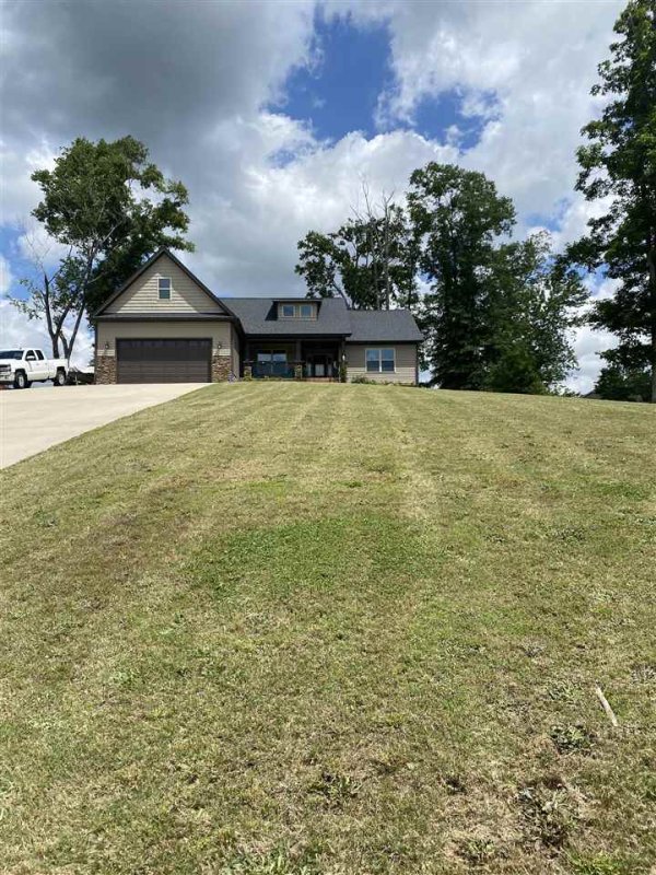 250 Glendower Ln