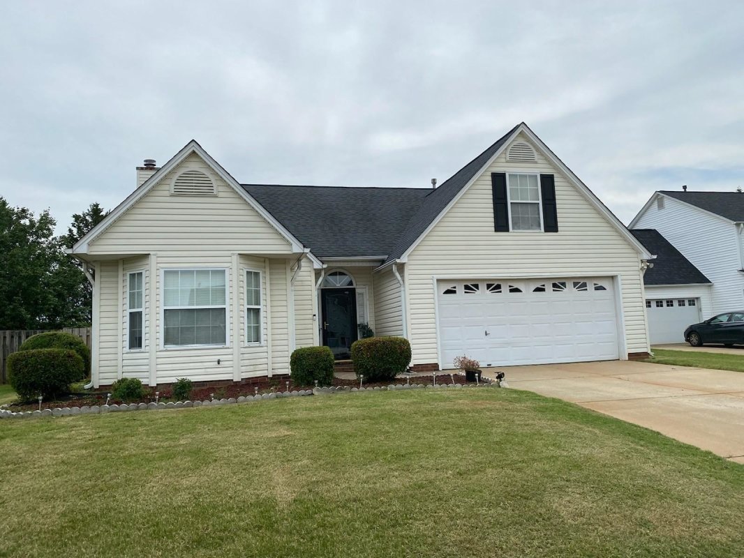 207 W Pheasant Hill Drive