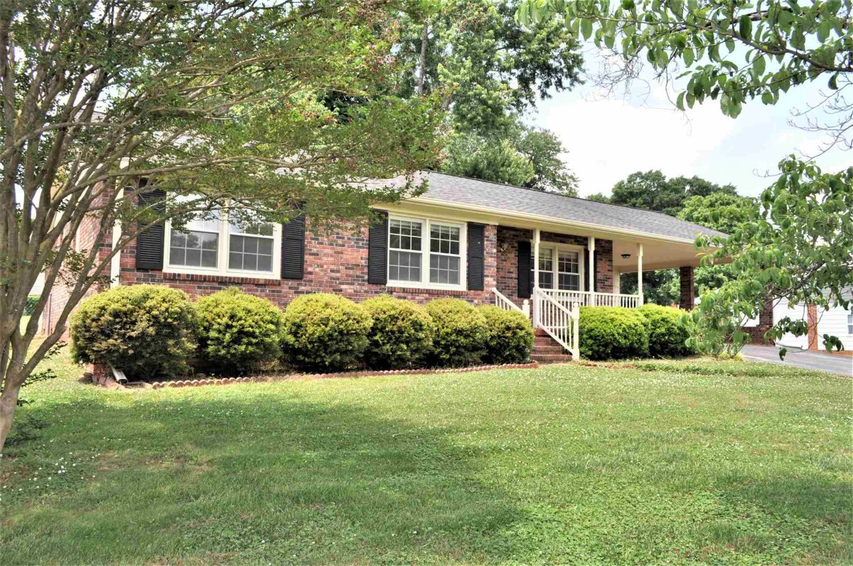 409 Shamrock Dr.