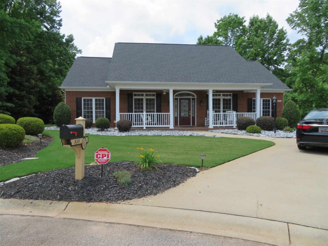 838 E Golden View Lane