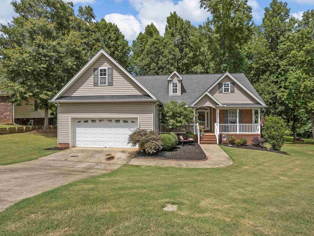 817 Laurelcreek Drive