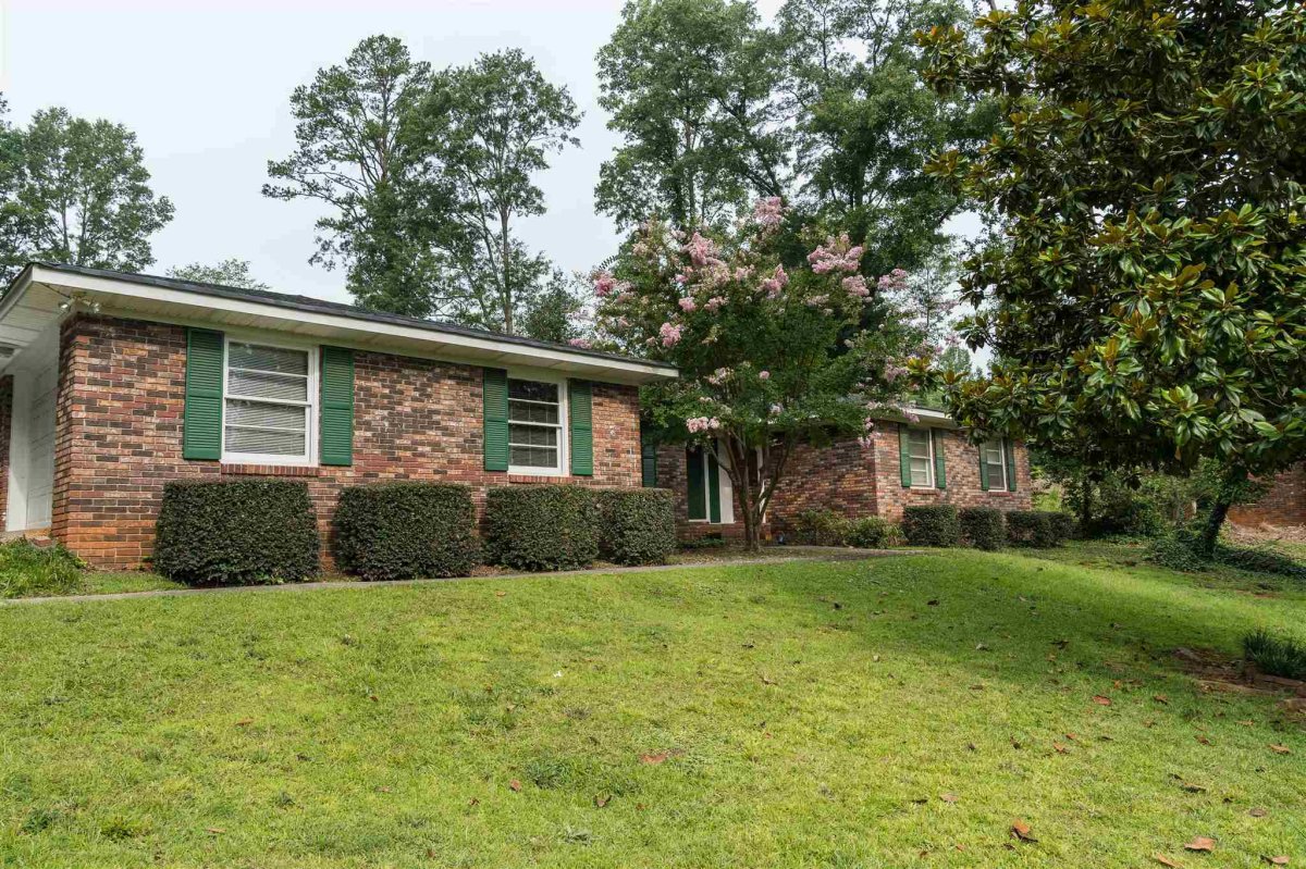 327 N Tanglewylde Drive