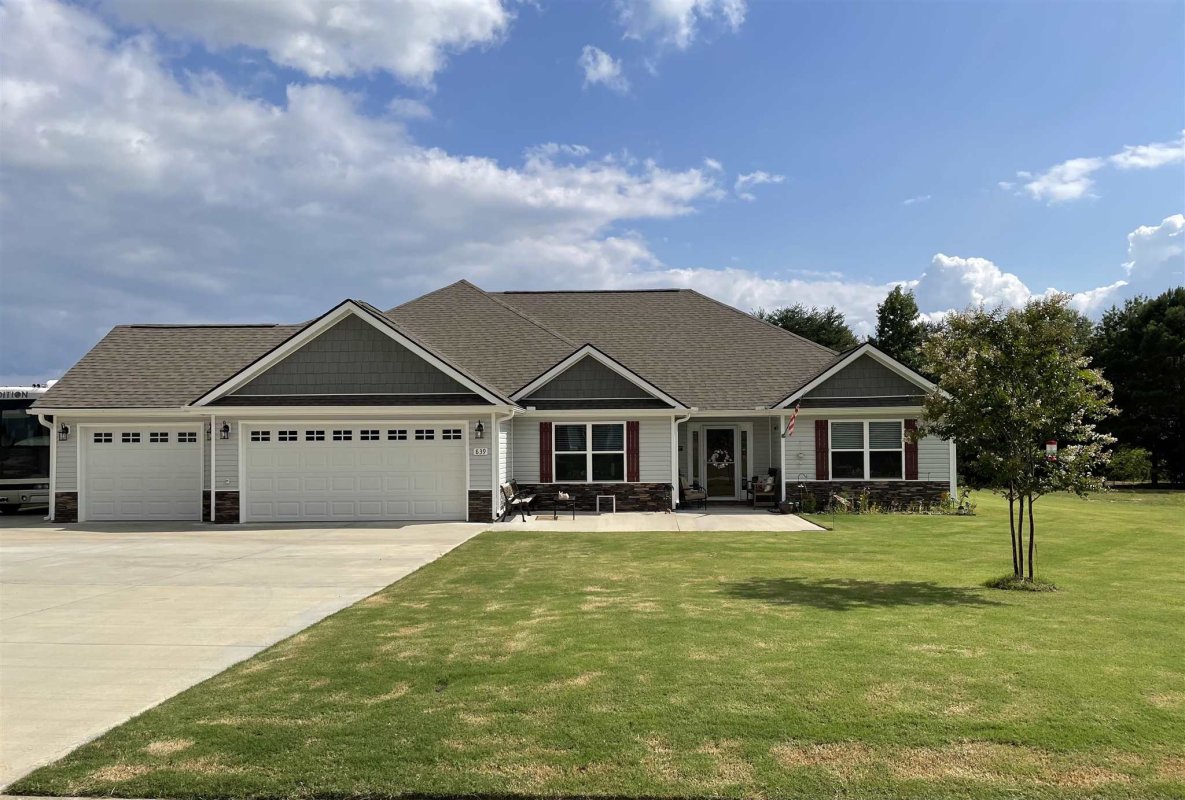 839 W Keepsake Lane