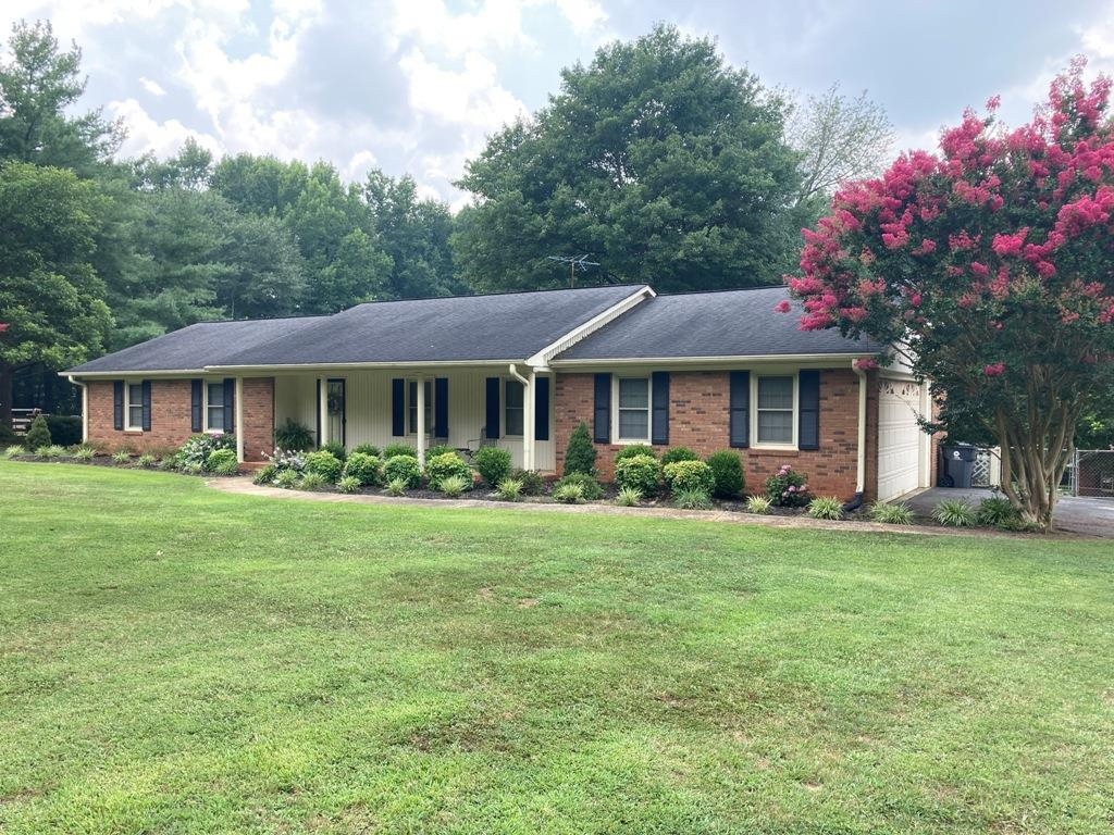 2611 Hanging Rock Rd
