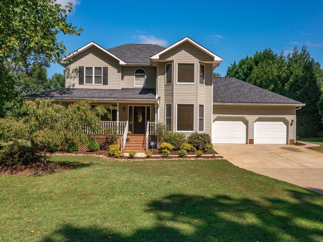 412 Woodsedge Court