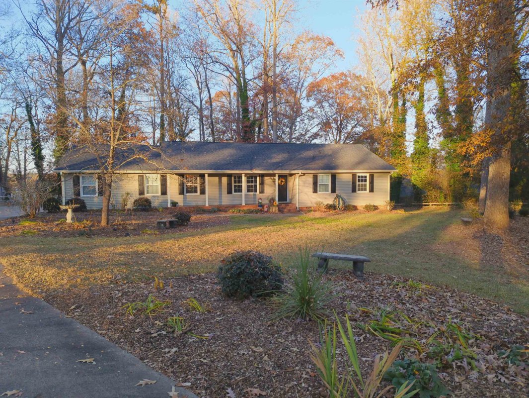 104 Clark Ct