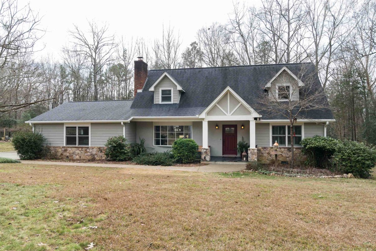 106 Edgebrook Court