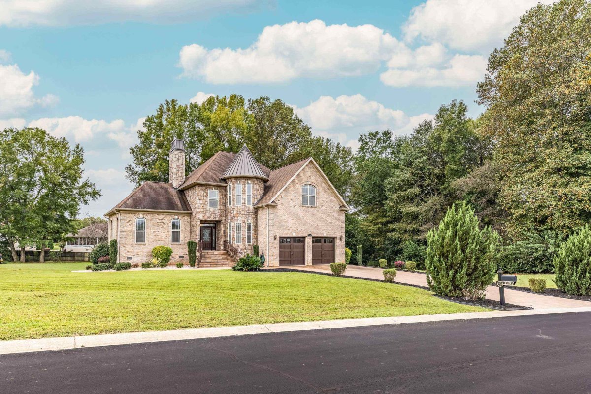429 Hunting Crest Court