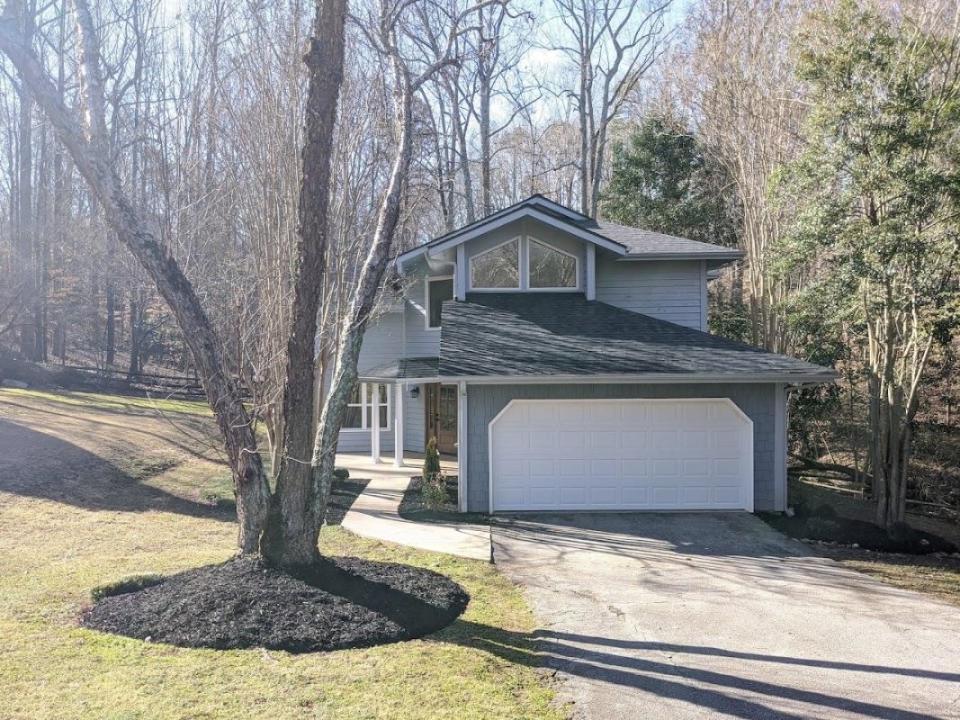24 Old House Ln