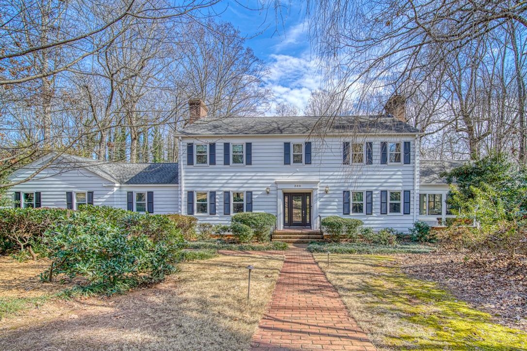 300 Fairlane Dr
