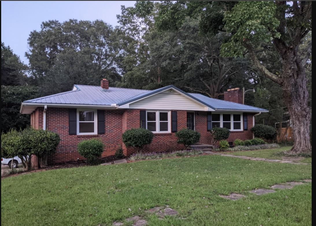 10 Sedgefield Dr