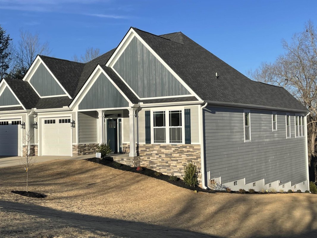 142 Eagles Crest Drive
