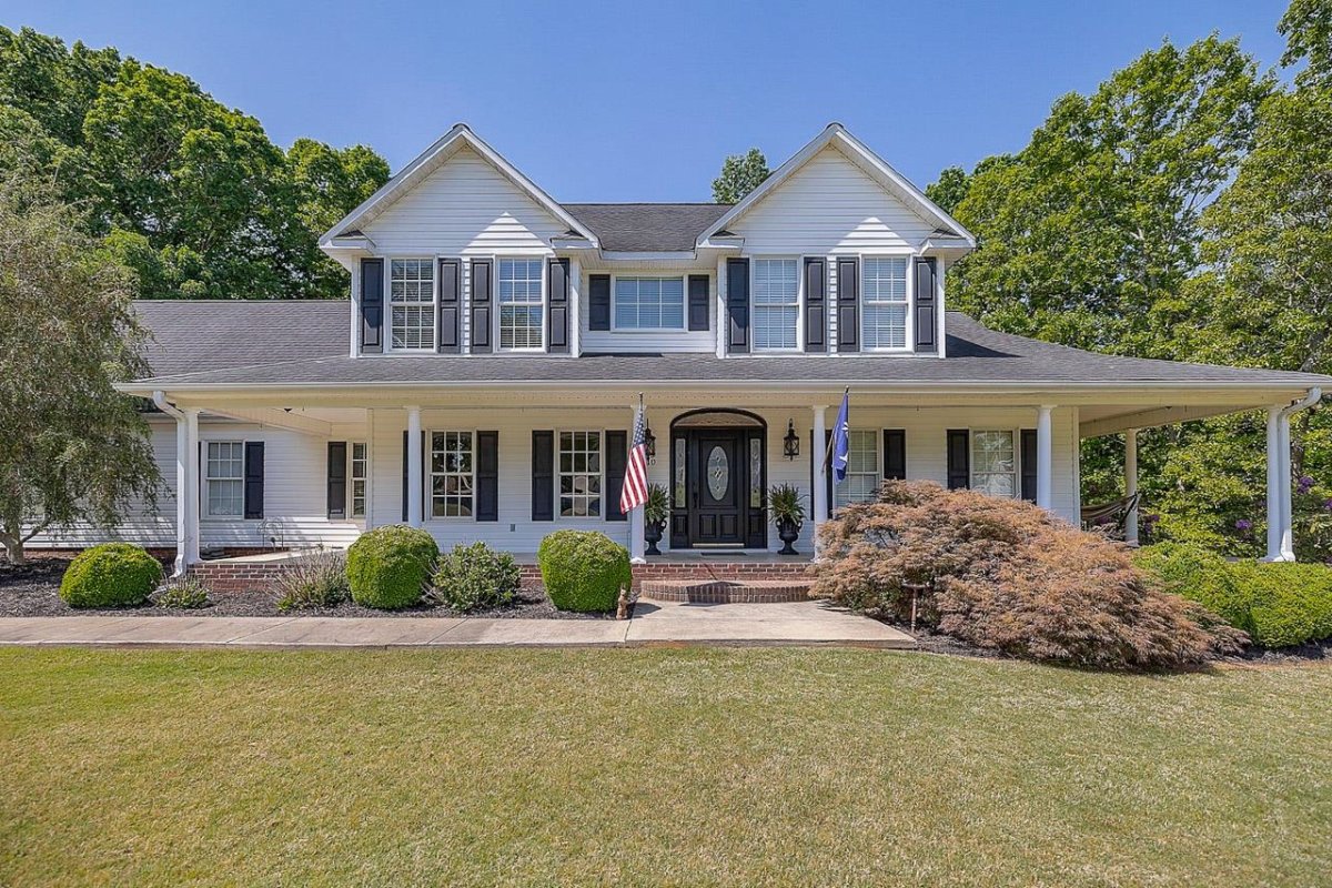 610 Fredonia Ct.