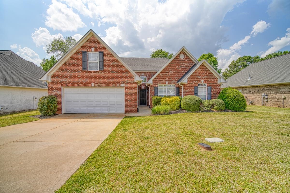 237 N Hamlet Court