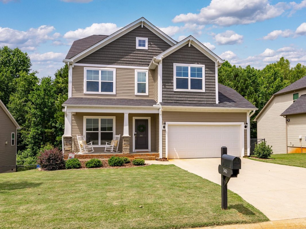 341 Castleton Cir