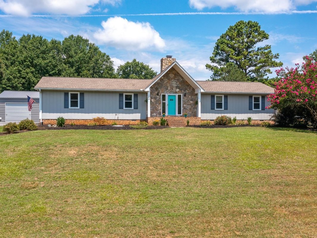 3205 Cedar Springs Dr