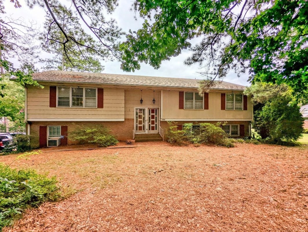 126 Hendrix Dr