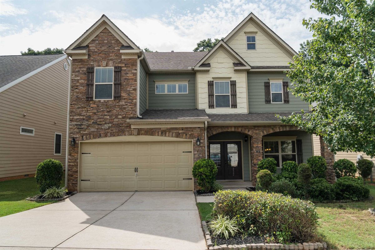 222 N Radcliff Way