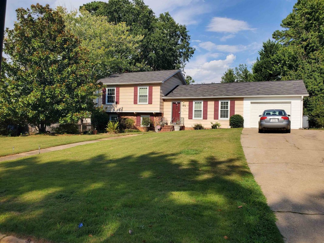 102 Redwood Cir
