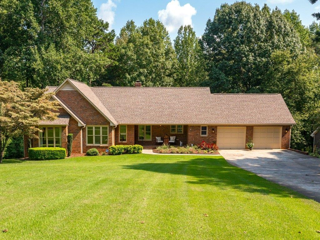 518 Lakewinds Blvd