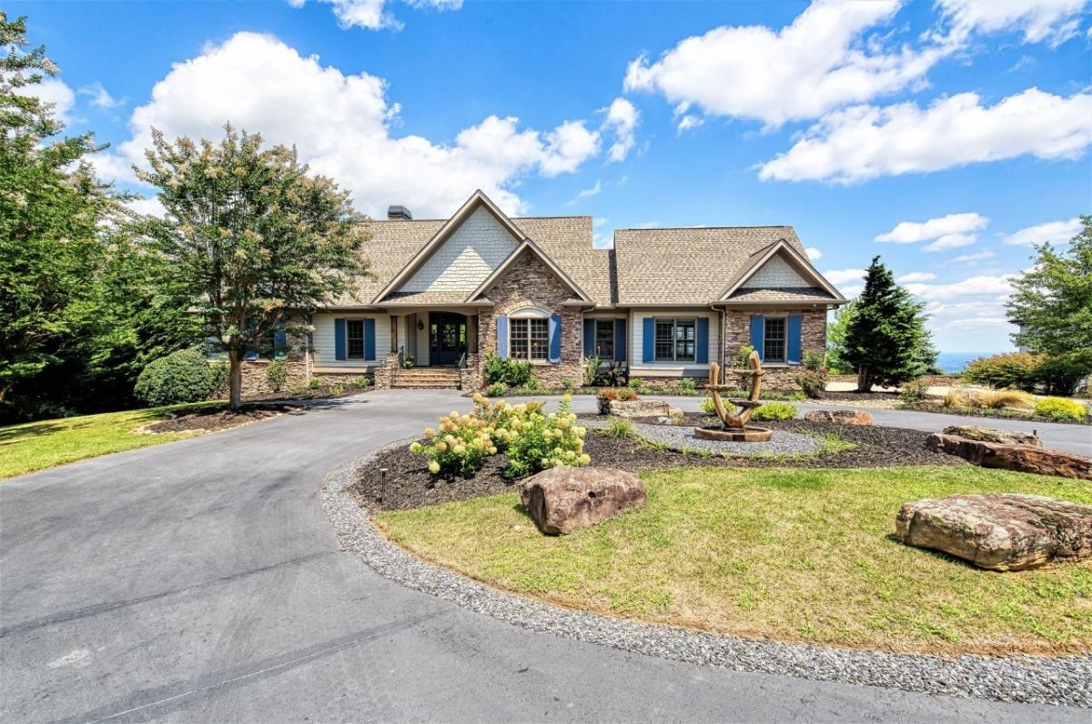 101 Cliffs Parkway