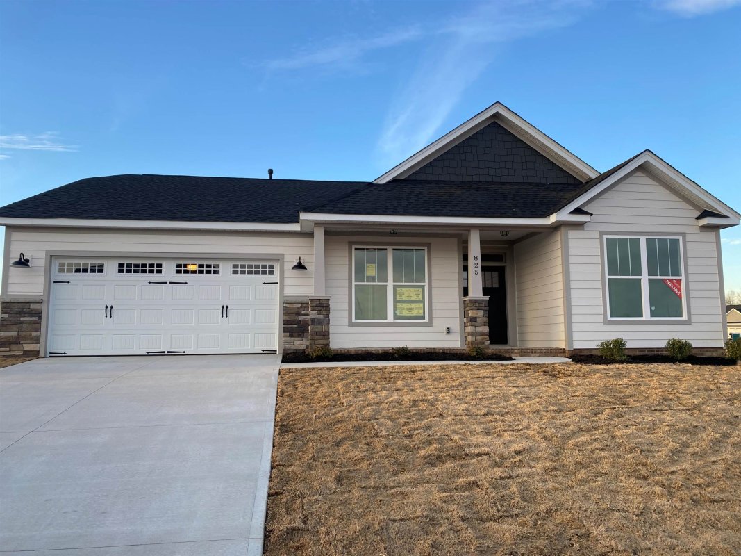 825 Grantwood Circle