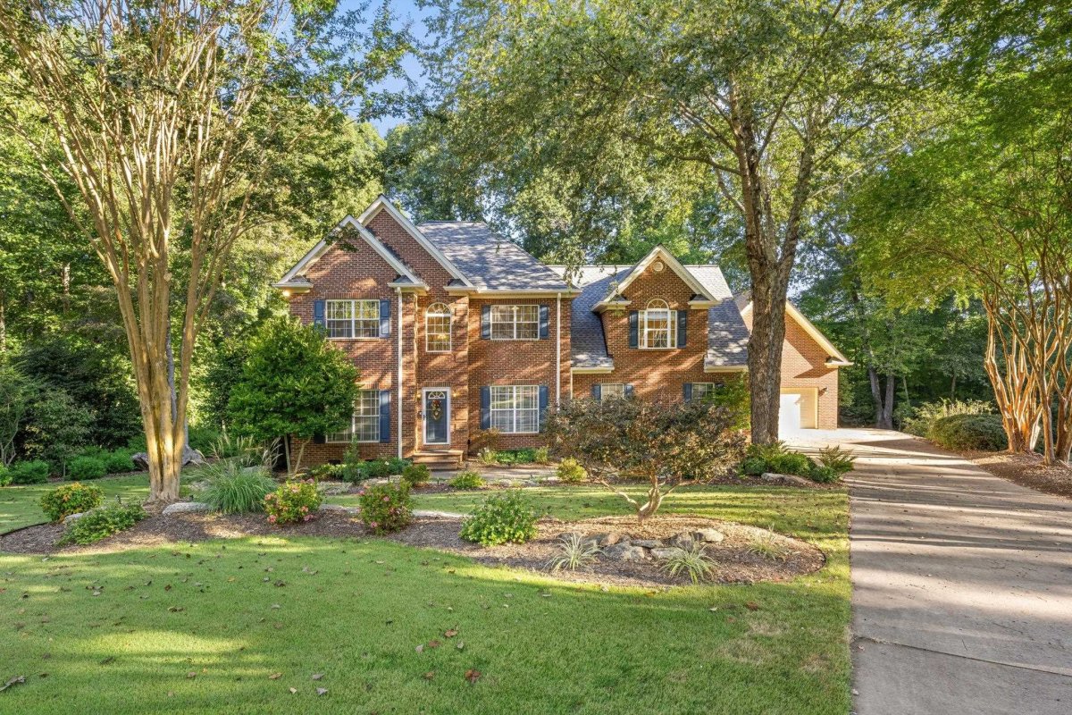 220 Farmington Court