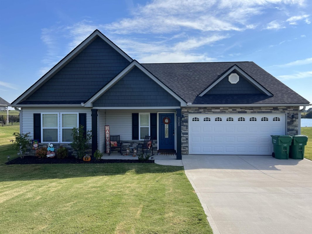 205 Meadow Lake Dr