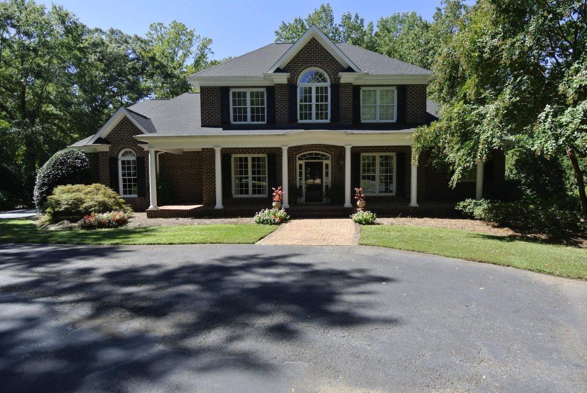 1002 Thomas Road
