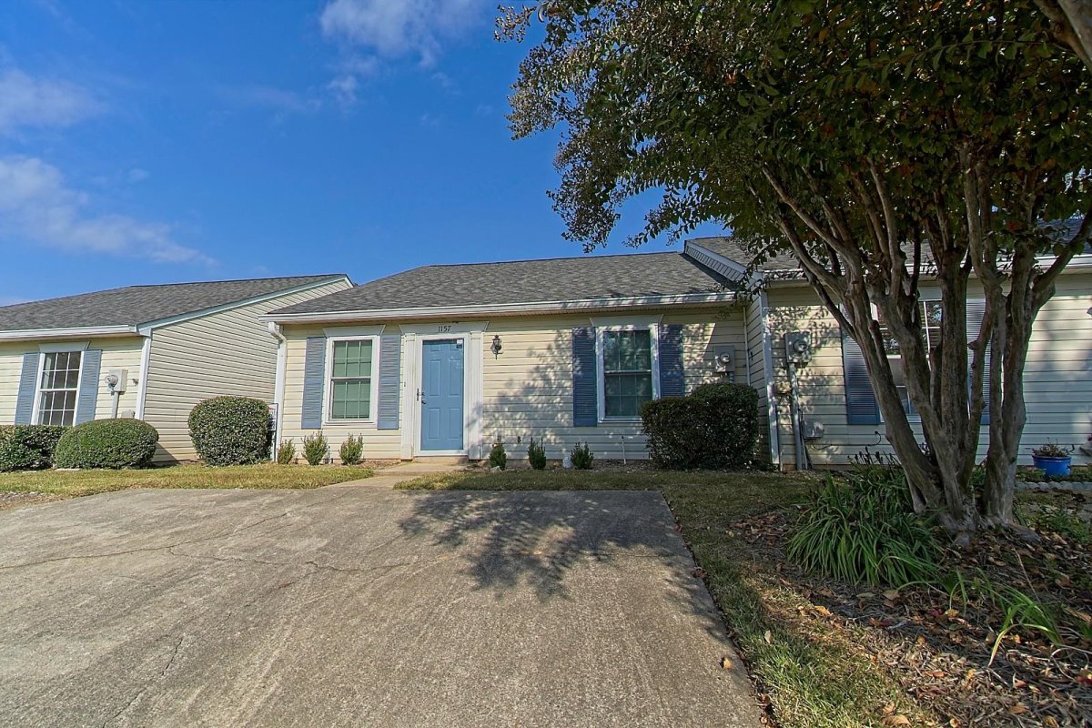 1157 Webber Way