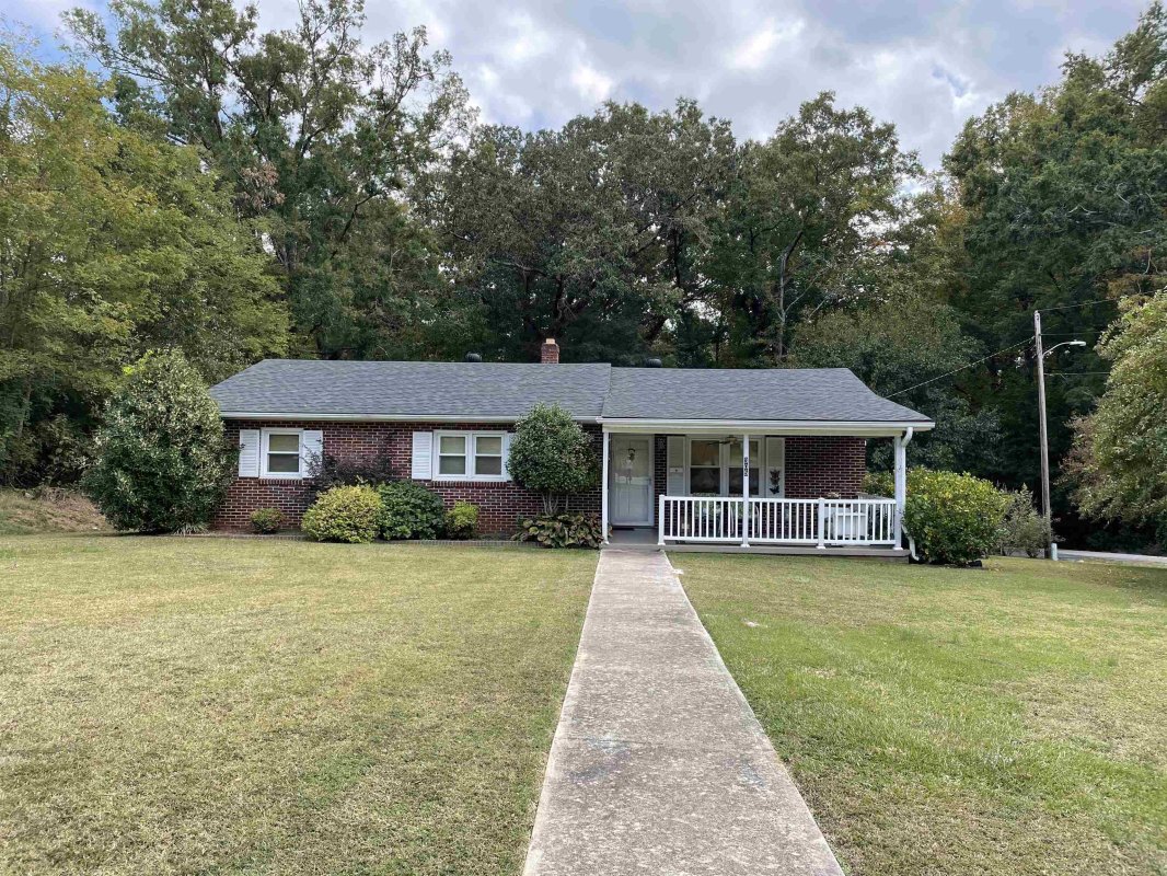 305 W Hillcrest Drive