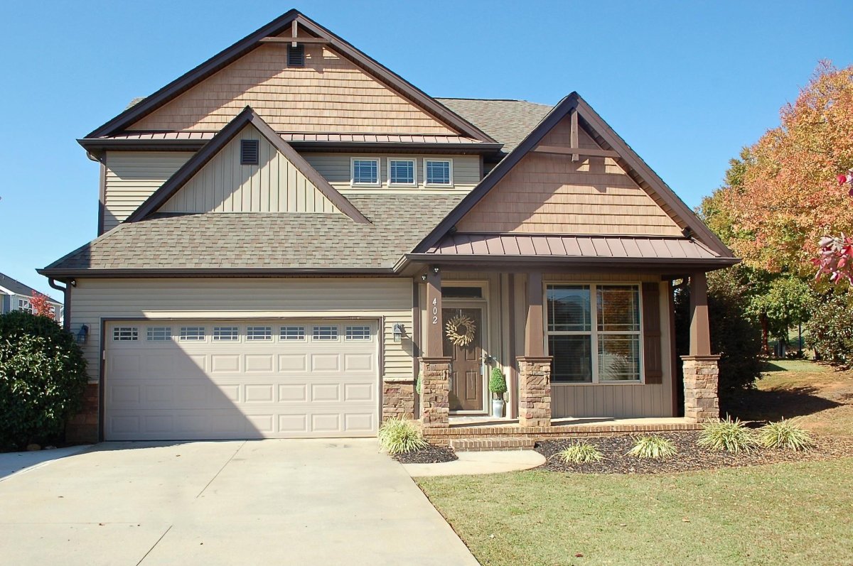 402 Bridgewood Ct.