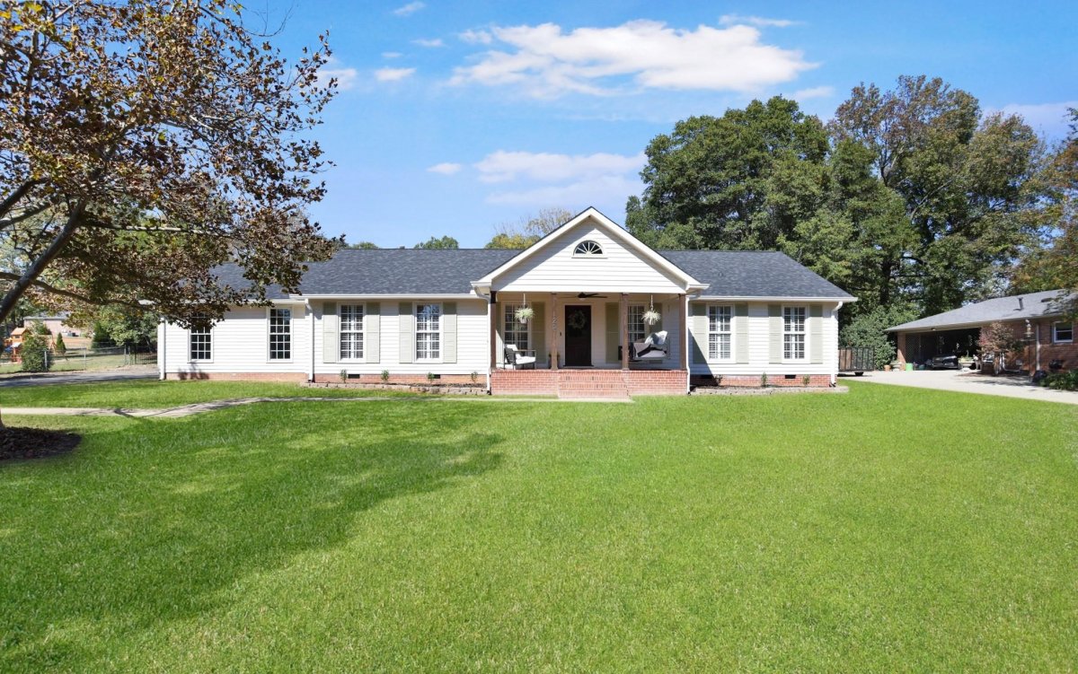 125 Sunline Place