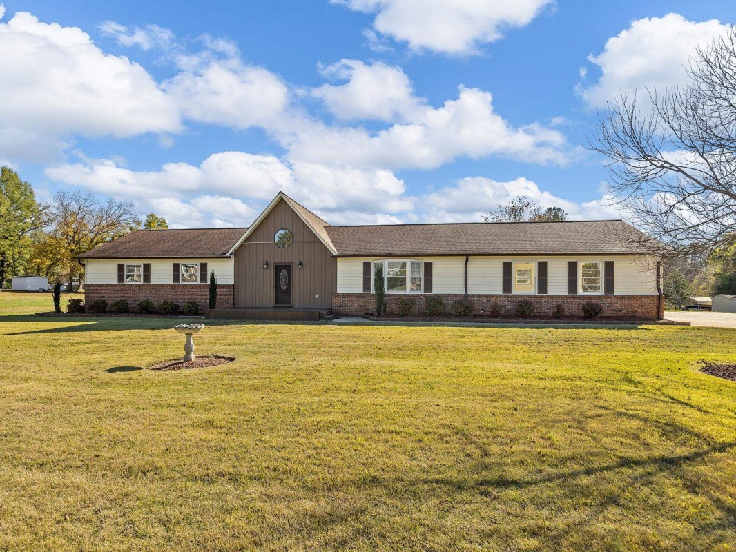 127 Tanglewood Drive