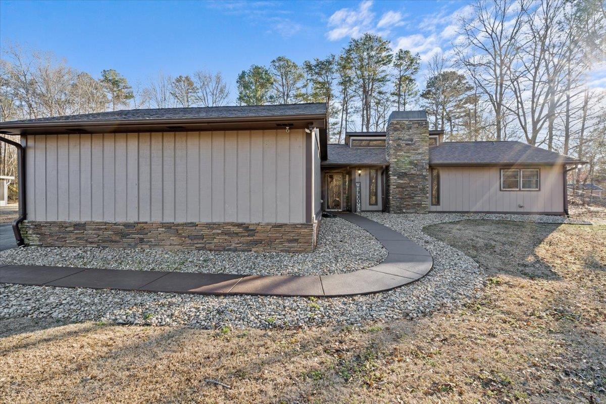 125 Woodruff Lane
