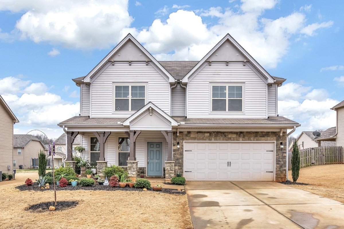 206 E Fair Haven