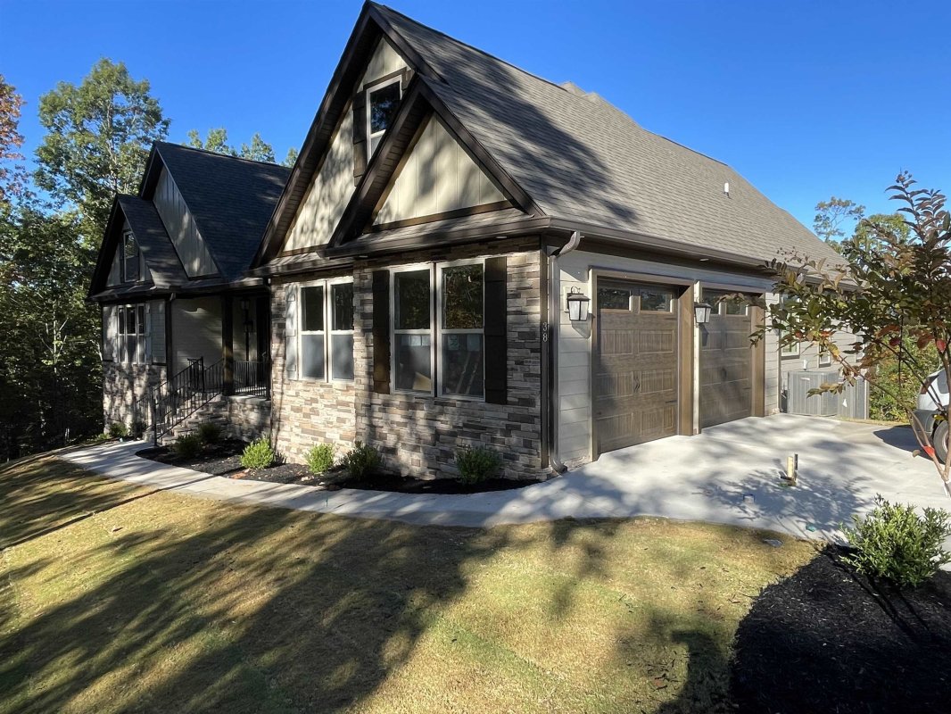 38 Chippewa Court