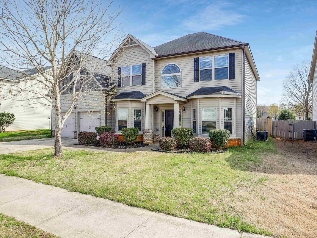 128 E Farrell Dr