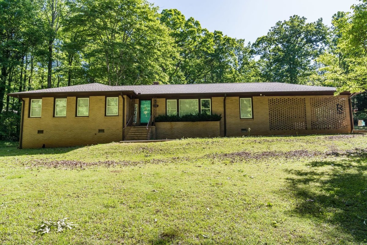 144 Brookview Drive
